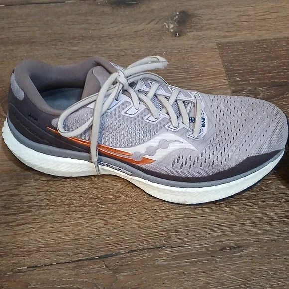 Saucony Triumph 18 Tennis Shoes Womens Size 8.5 - Picture 3 of 9